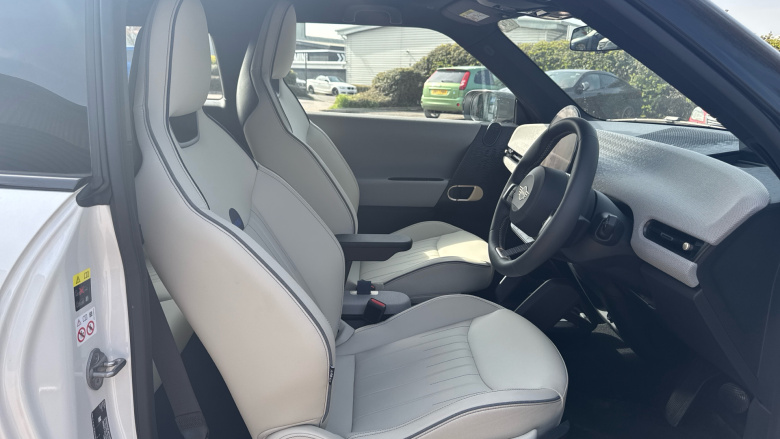 MINI Cooper 135kW E Exclusive [Level 1] 41kWh 3dr Auto Electric Hatchback